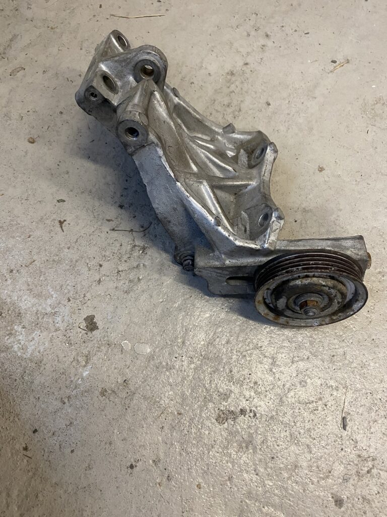 Nissan 300zx TT VG30DETT Air Con Compressor Mounting Plate Bracket